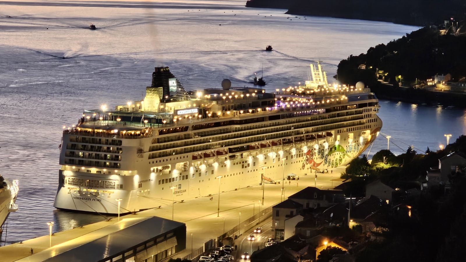 Izvorni naziv: Norwegian Pearl.jpg