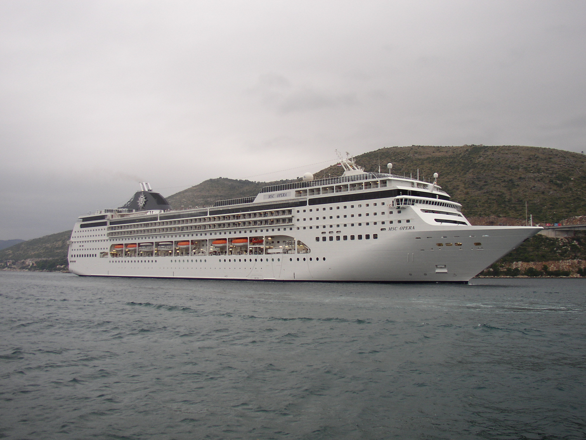 Izvorni naziv: msc opera 02.JPG