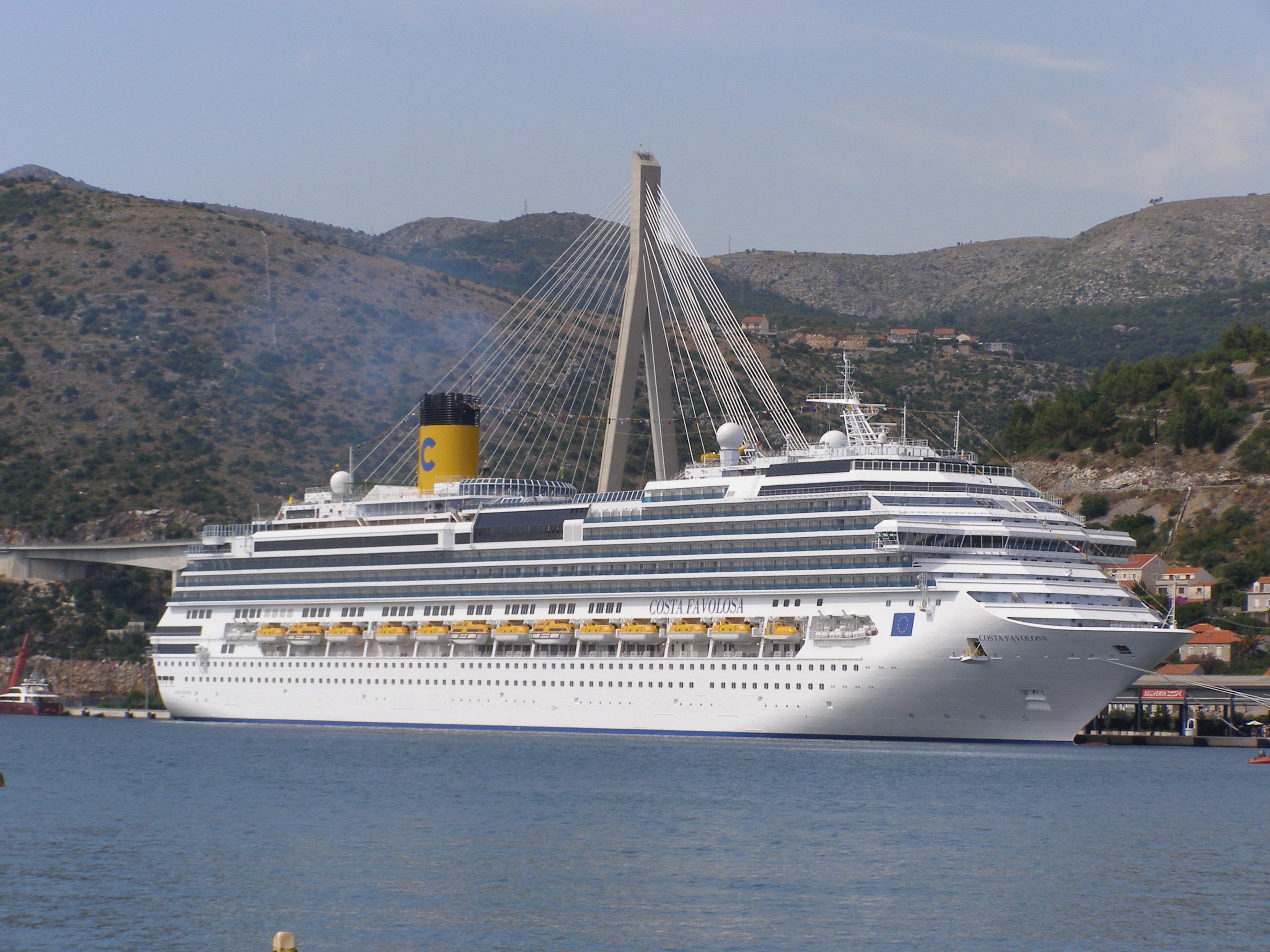 Costa Favolosa