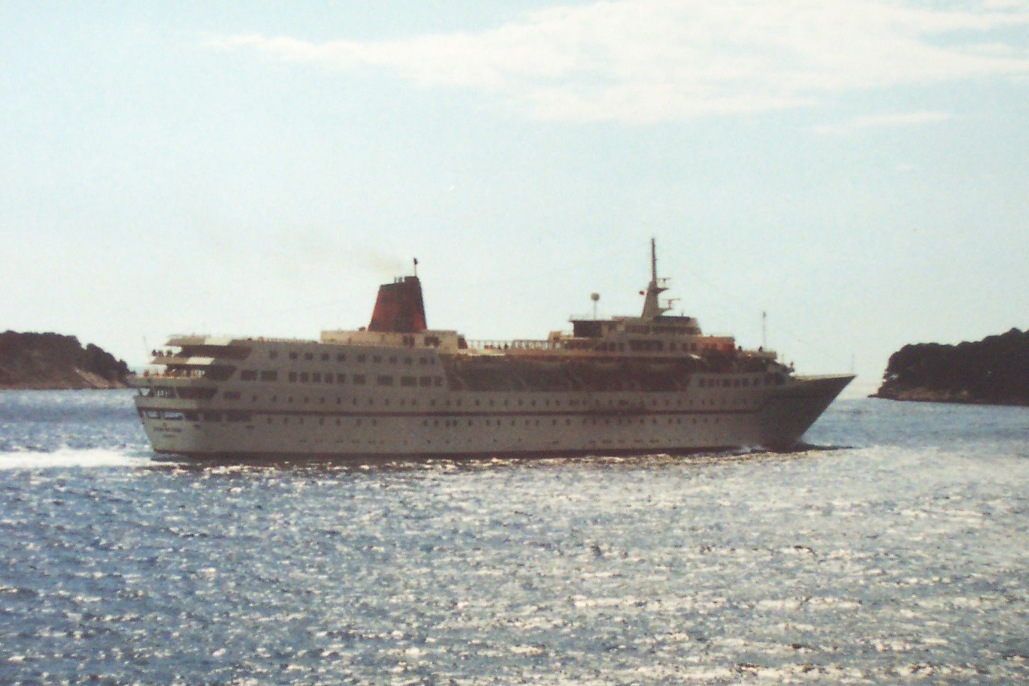 Izvorni naziv: aegean dolphin 01.JPG