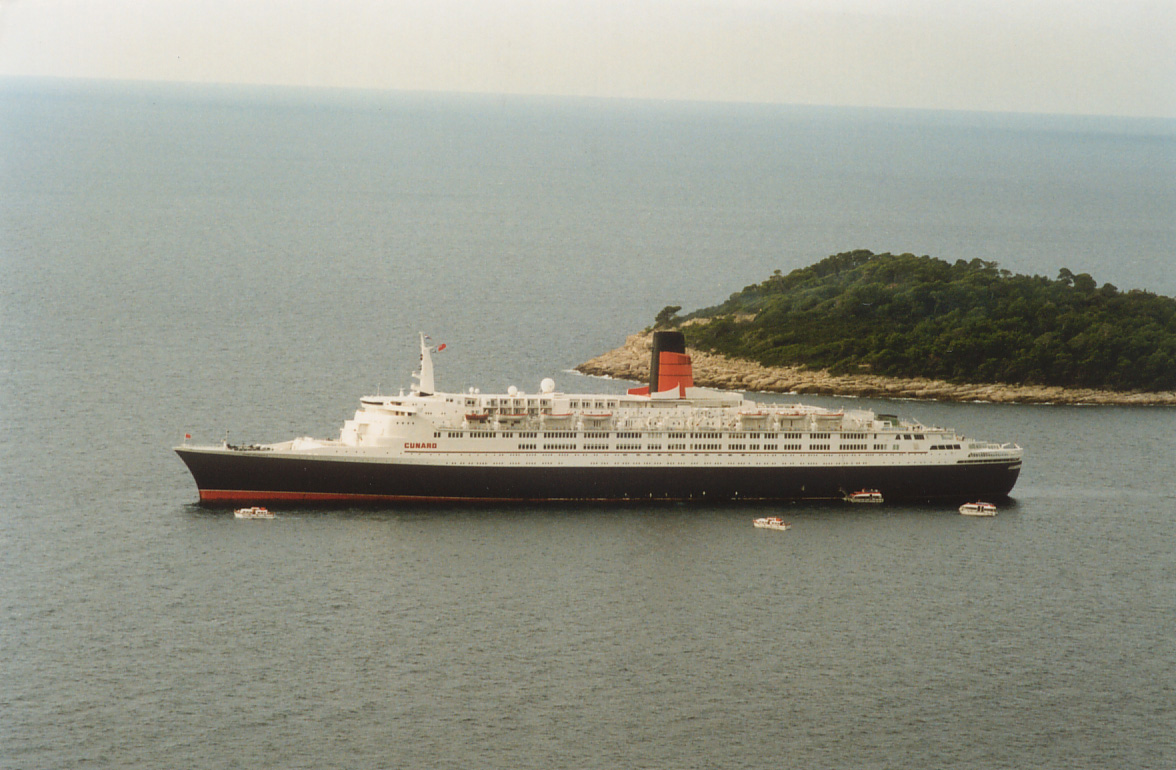 Izvorni naziv: queen elizabeth 2 01.jpg