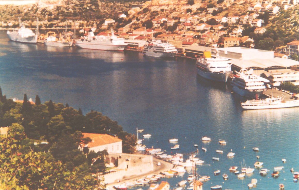 Izvorni naziv datoteke: a perast & renaissance two & ocean princess & renaissance three & berlin & oruda & atalante.jpg